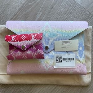 Louis Vuitton Escale Kirigami Pochette